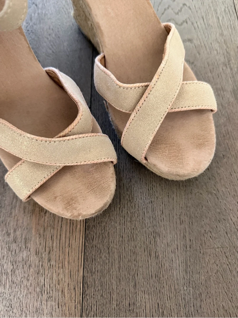 toms metallic neutral jute wedges